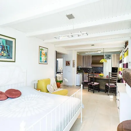 Apartment House Sveti Jakov 2 *